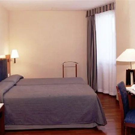 Pedralbes ホテル 3*