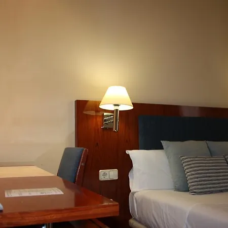 Pedralbes Отель