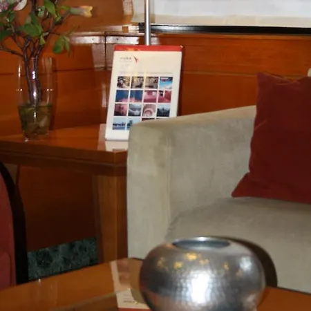 Pedralbes Отель