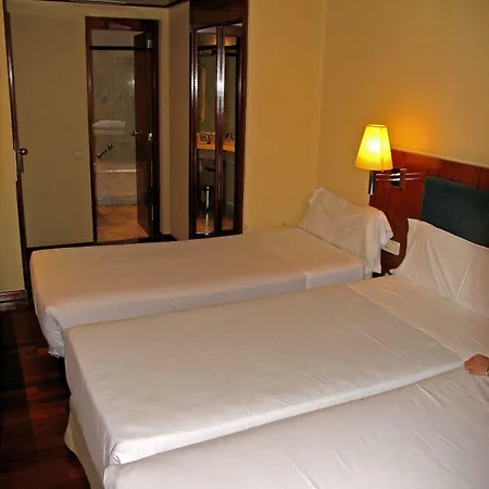 Pedralbes 3* Барселона